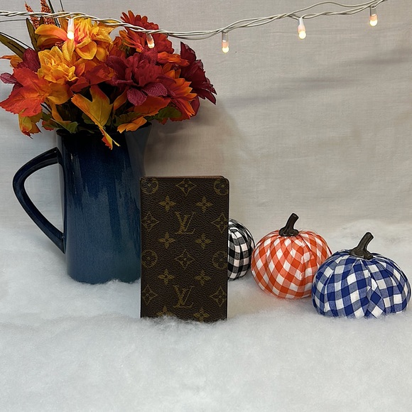 Louis Vuitton Bi-Fold wallet 💯% Authentic guaranteed